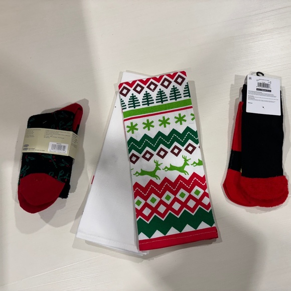 Christmas Towels and Socks - Picture 2 of 2